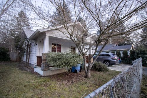 157 N Junction Ave, Cave Junction, OR, 97523-9010 | Card Image