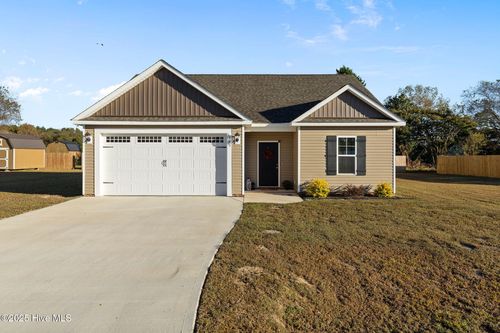 103 W Sillinger Dr, Goldsboro, NC, 27534-6420 | Card Image