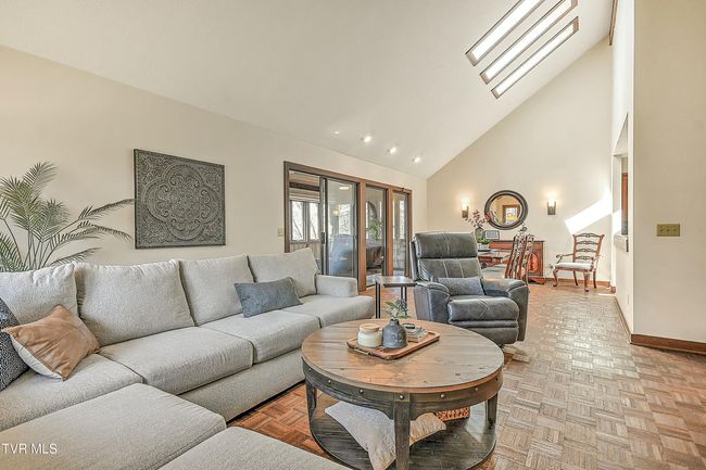 55 Grove Hill Rd, House other with 3 bedrooms, 4 bathrooms and null parking in Kingsport TN | Image 13