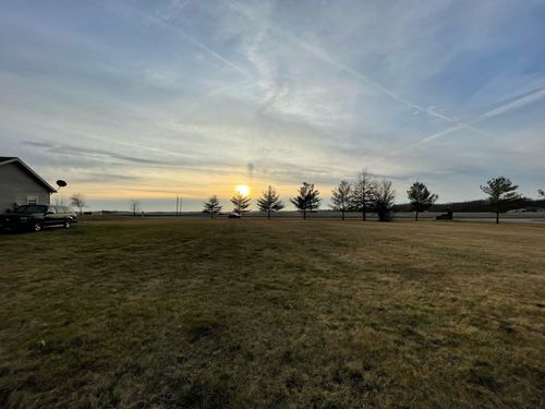 24 Nightingale Cir, Camargo, IL, 61919-3504 | Card Image