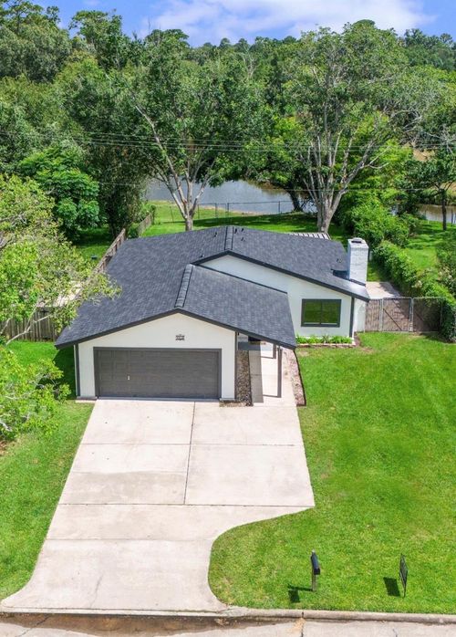4431 Ravine Dr, Friendswood, TX, 77546-4261 | Card Image