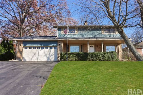 205 Lake Shore Dr, Lindenhurst, IL, 60046-8830 | Card Image