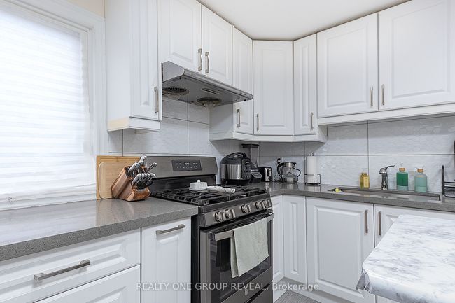 839 Modlin Rd, House attached with 5 bedrooms, 3 bathrooms and 3 parking in Pickering ON | Image 7