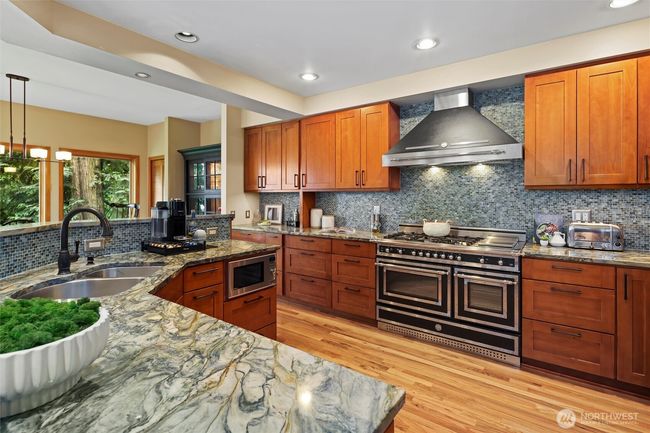 18608 Se 58 Th St, House other with 4 bedrooms, 4 bathrooms and 4 parking in Issaquah WA | Image 9