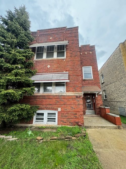2-8519 S Paulina St, Chicago, IL, 60620-5576 | Card Image