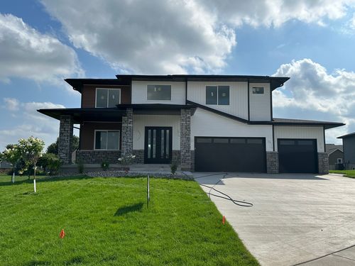 1713 Katie Ct, Davenport, IA, 52807-2907 | Card Image