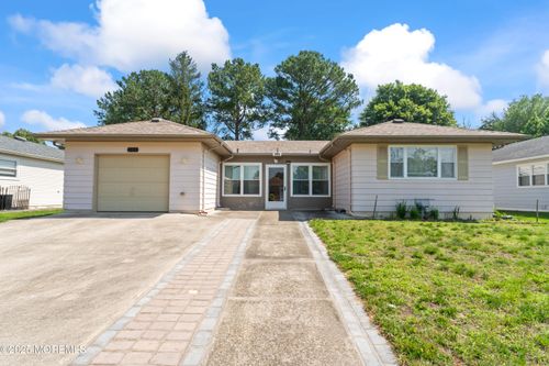 988 Jamaica Blvd, Berkeley, NJ, 08757-3743 | Card Image