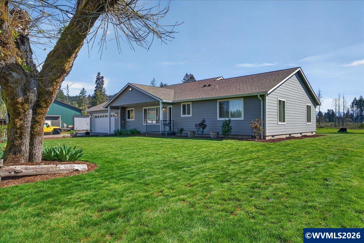 Residential in Lyons 4