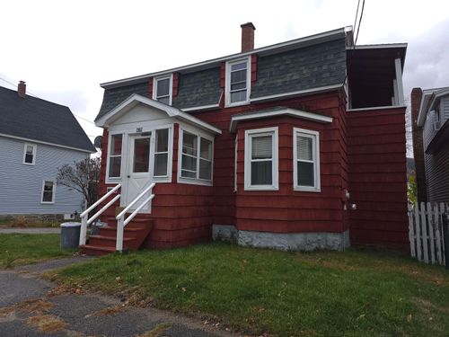 479 Burgess St, Berlin, NH, 03570-2307 | Card Image