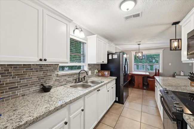 1845 King Arthur Ct, House other with 3 bedrooms, 2 bathrooms and null parking in Orange TX | Image 15