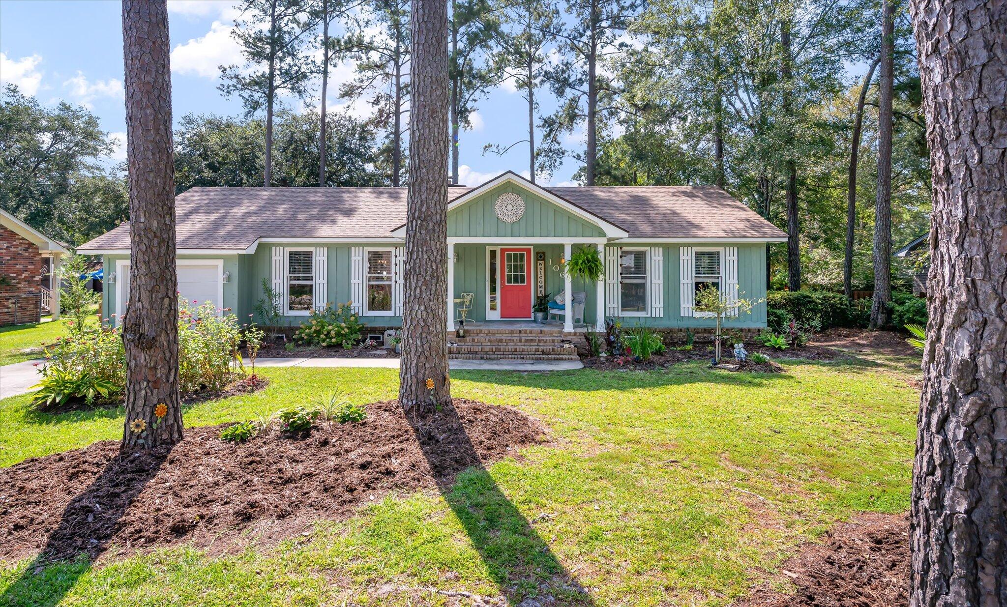 Harlesden Ln, Summerville, SC 29485