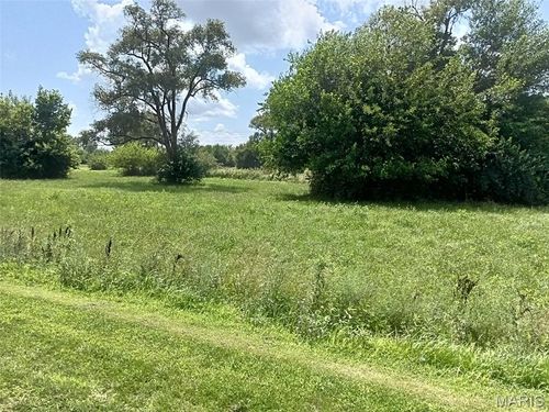 185 Montgomery Ave, Nokomis, IL, 62075-3816 | Card Image