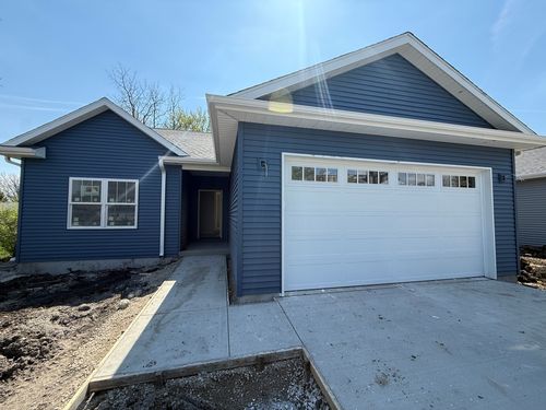 405 E Larmon St, Tolono, IL, 61880-9596 | Card Image