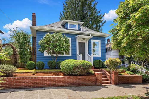715 N 72nd St, Seattle, WA, 98103-5101 | Card Image