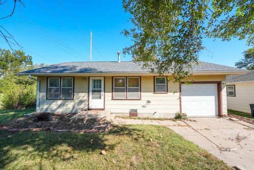 1624 Webb Ave, El Dorado, KS, 67042-2258 | Card Image