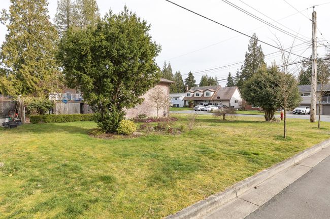 2231 King Albert Avenue, House other with 4 bedrooms, 1 bathrooms and null parking in Coquitlam BC | Image 3