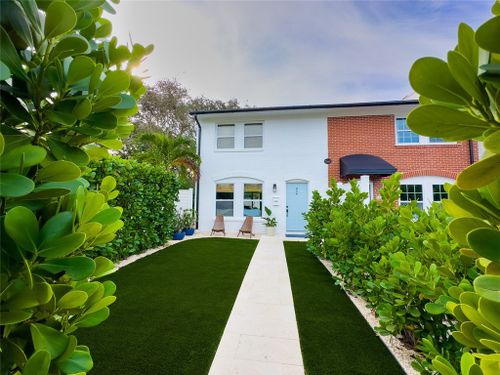 824 Dahlia Ln, Vero Beach, FL, 32963-1929 | Card Image