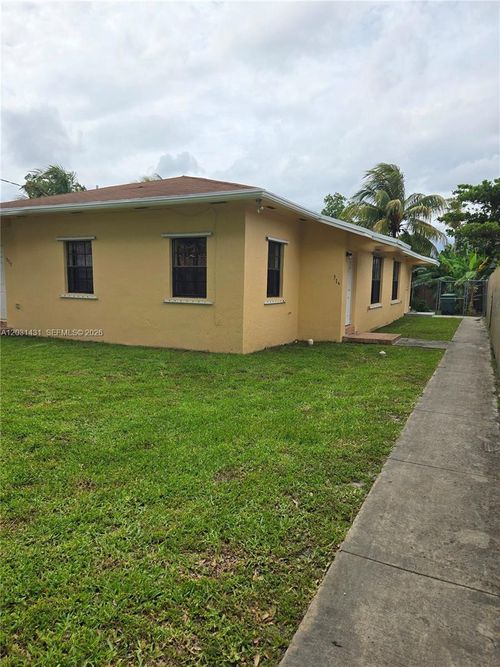 313-313 Nw 97th St, Miami, FL, 33150-1630 | Card Image