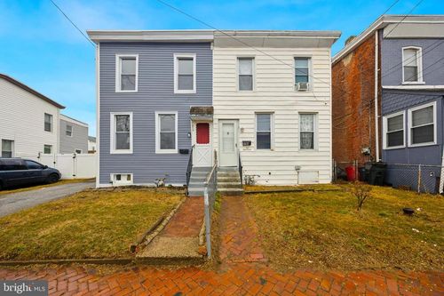 216 9th St, Upland, PA, 19015-3005 | Card Image