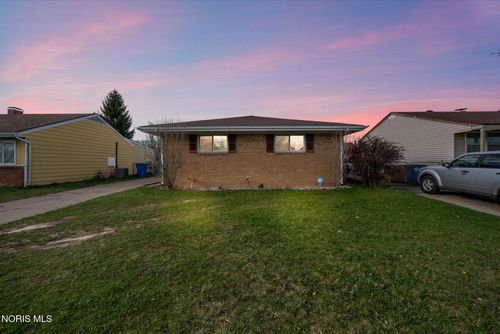 802 Capistrano Ave, Toledo, OH, 43612-3264 | Card Image