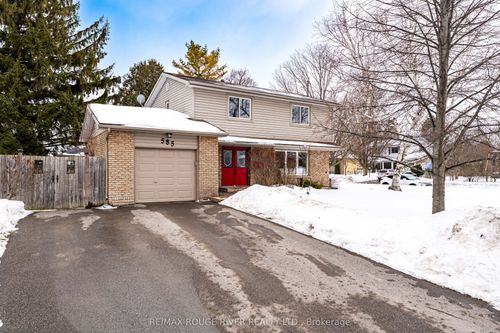 585 Burwash St, Cobourg, ON, K9A1Y7 | Card Image