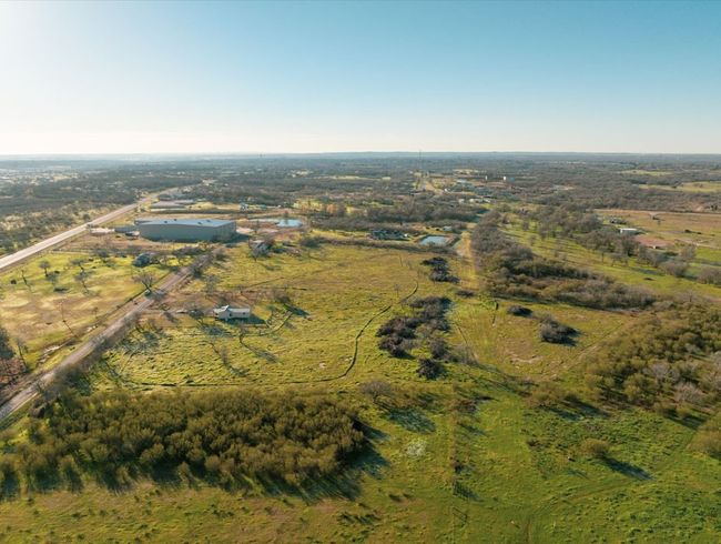 2095 Bridal Path Rd, House other with 1 bedrooms, 1 bathrooms and 100 parking in Luling TX | Image 15