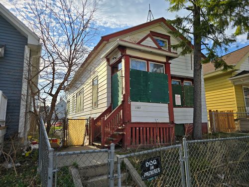 1537 S 9th St, Milwaukee, WI, 53204-2836 | Card Image