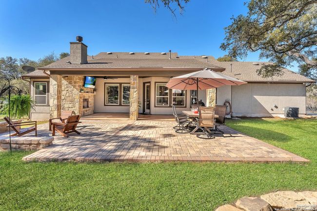 663 Private Road 1712, House other with 3 bedrooms, 3 bathrooms and null parking in Mico TX | Image 70