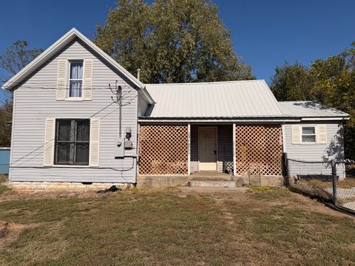 103 E Delta Street, Aurora, MO, 65605 | Card Image