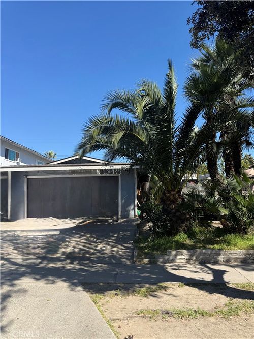 323 S Jackson St, Santa Ana, CA, 92704-1450 | Card Image