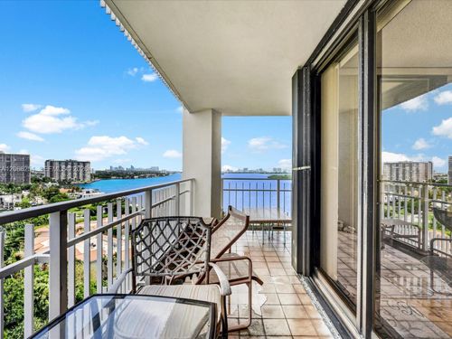 1407-4000 Towerside Ter, Miami, FL, 33138-2235 | Card Image