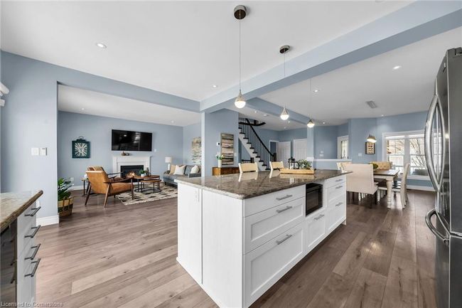 11 Sundial Cres, House other with 5 bedrooms, 3 bathrooms and 6 parking in Dundas ON | Image 14