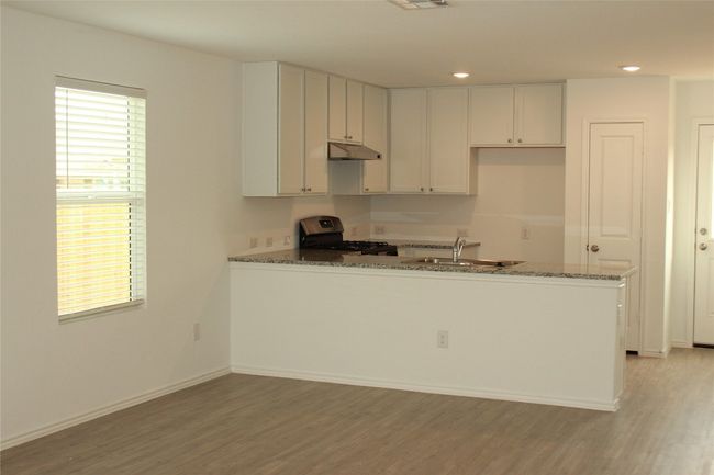 5823 San Geronimo, House other with 3 bedrooms, 2 bathrooms and 4 parking in Seguin TX | Image 6
