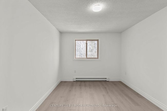 9 Evergreen Crt, Condo with 3 bedrooms, 3 bathrooms and 1 parking in Barrie ON | Image 22