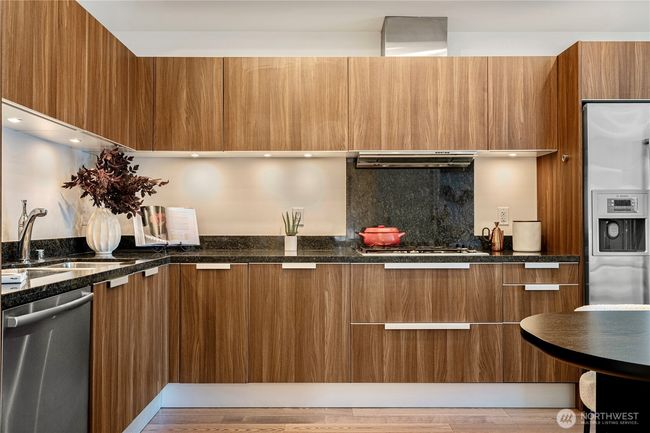 Pedini itlalian cabinet. | Image 6