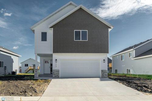 1113 60th Ave W, West Fargo, ND, 58078-2960 | Card Image