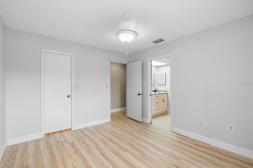 12404 Stillwater Terrace Dr, TAMPA, FL, 33618-8739 | Card Image