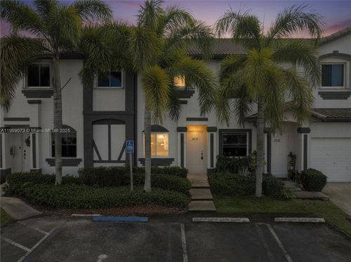 2221 Se 26th Ln, Homestead, FL, 33035-1352 | Card Image