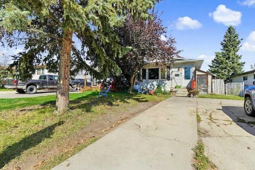 9424 123 Ave, Grande Prairie, AB, T8V5Y5 | Card Image