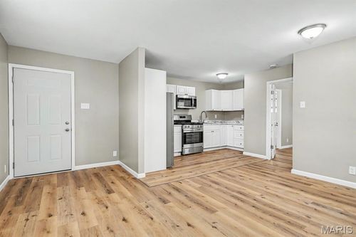 329 Eichelberger St, Saint Louis, MO, 63111-1956 | Card Image