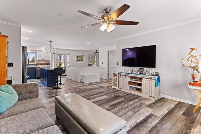 Main Floor | Image 17