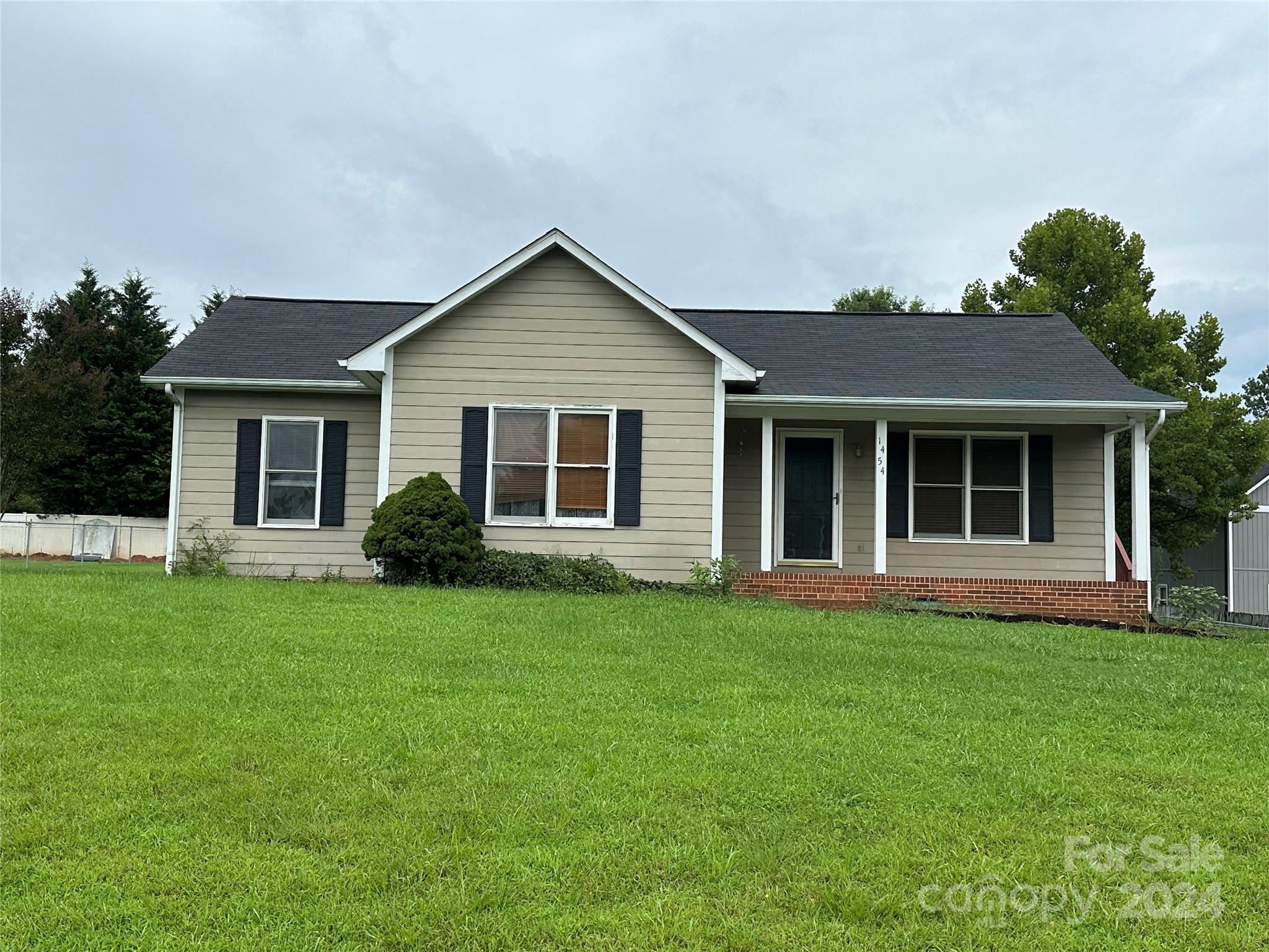 Carlin Dr, Conover, NC 28613