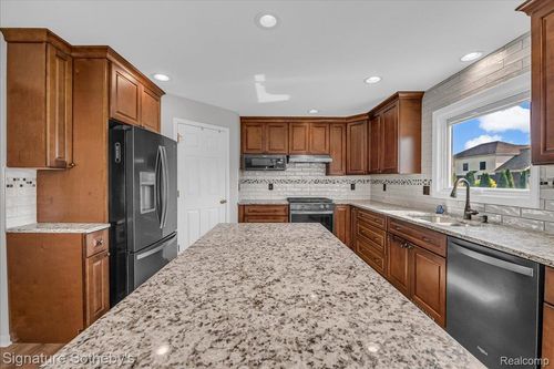 50388 Nantwich Dr, Macomb, MI, 48044-1392 | Card Image