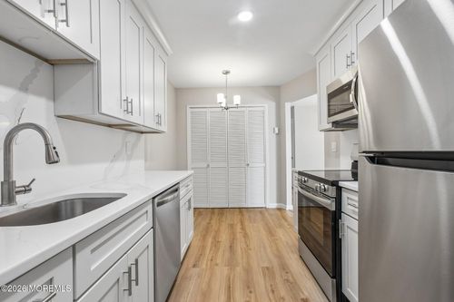 h-18 Pine Cluster Circle, Manalapan, NJ, 07726 | Card Image