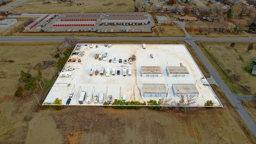 305 S Czech Hall Rd, Mustang, OK, 73064-2508 | Card Image