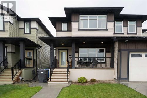 917 Miners Blvd W, Lethbridge, AB, T1J5S6 | Card Image