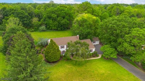 28 Kingswood Ct, BELLE MEAD, NJ, 08502-5227 | Card Image