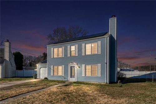 8 Roundtree Cir, Hampton, VA, 23661-1457 | Card Image