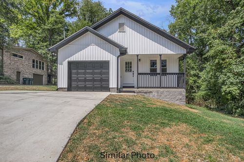 685 Red Bud Ln, Pulaski, TN, 38478-5417 | Card Image