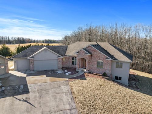 3201 Rolling Hills Dr, Manitowoc, WI, 54220-8612 | Card Image